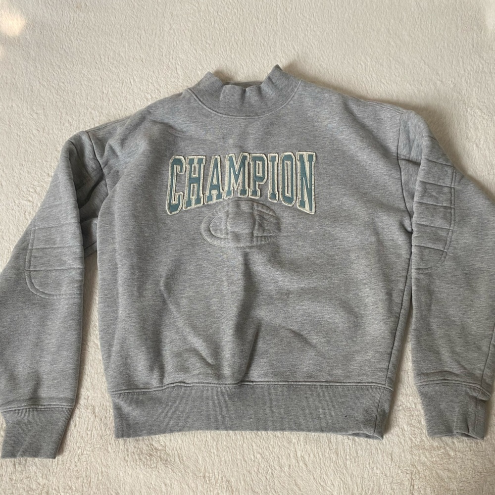 Champion crewneck. Vintage looking size Medium.